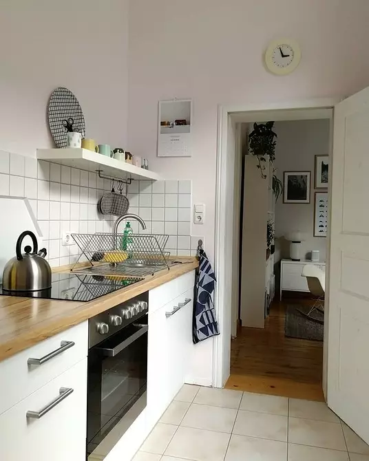 ایک چھوٹا سا باورچی خانے کیسے بنانا اور سہولت کے ساتھ مہمانوں کو حاصل کریں: 6 خیالات 1143_34