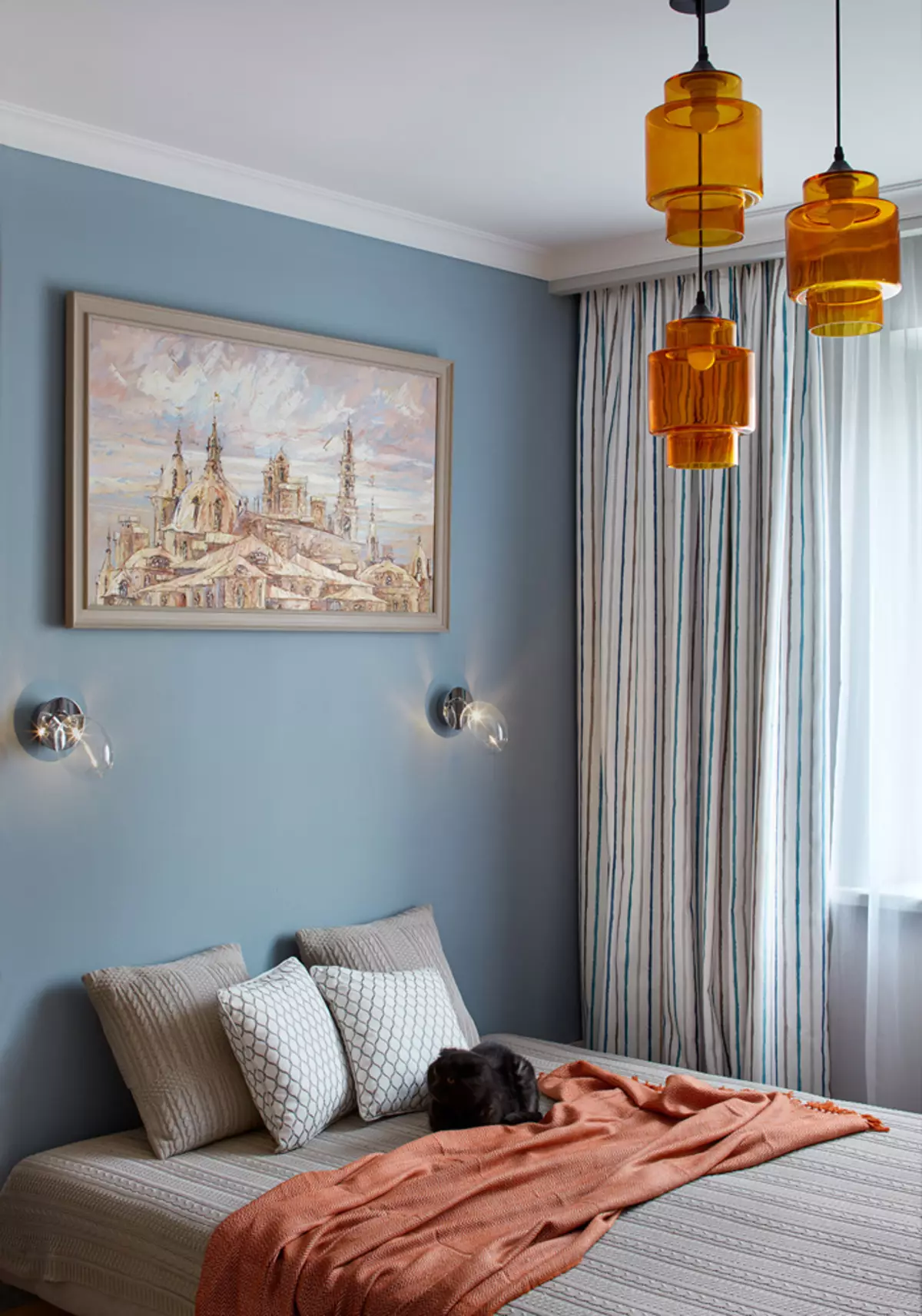 Apartament confortabil: interior luminos în stil ecologic pentru mamă și fiică