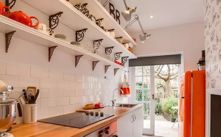 7 stilvolle Küchen mit offenen Regalen anstelle von Schränken