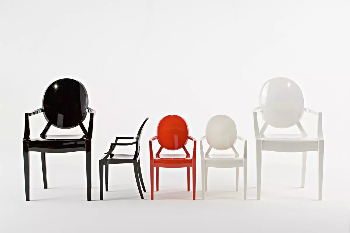 Versió infantil: 10 models reduïts de cadires i cadires