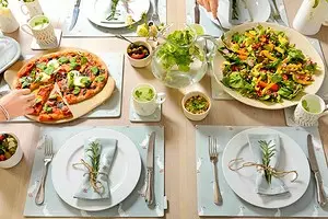 Decoración de la mesa: 10 ideas de todo el mundo. 11550_1