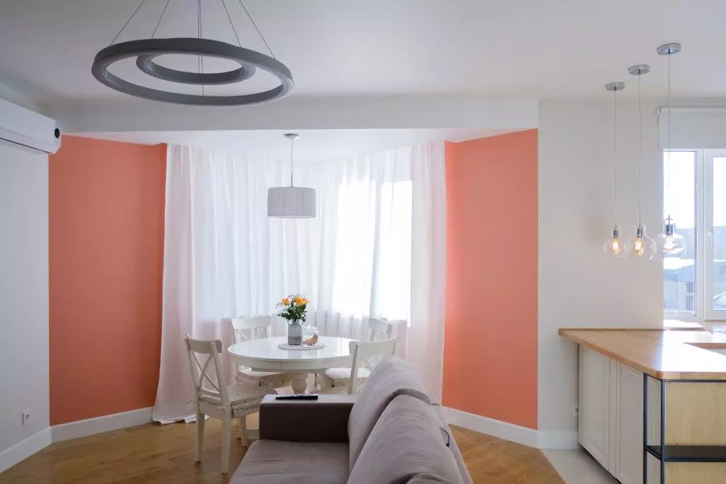 داخلية من الشقة في الاسكندنافية نمط: كتل من اللون والتدرج