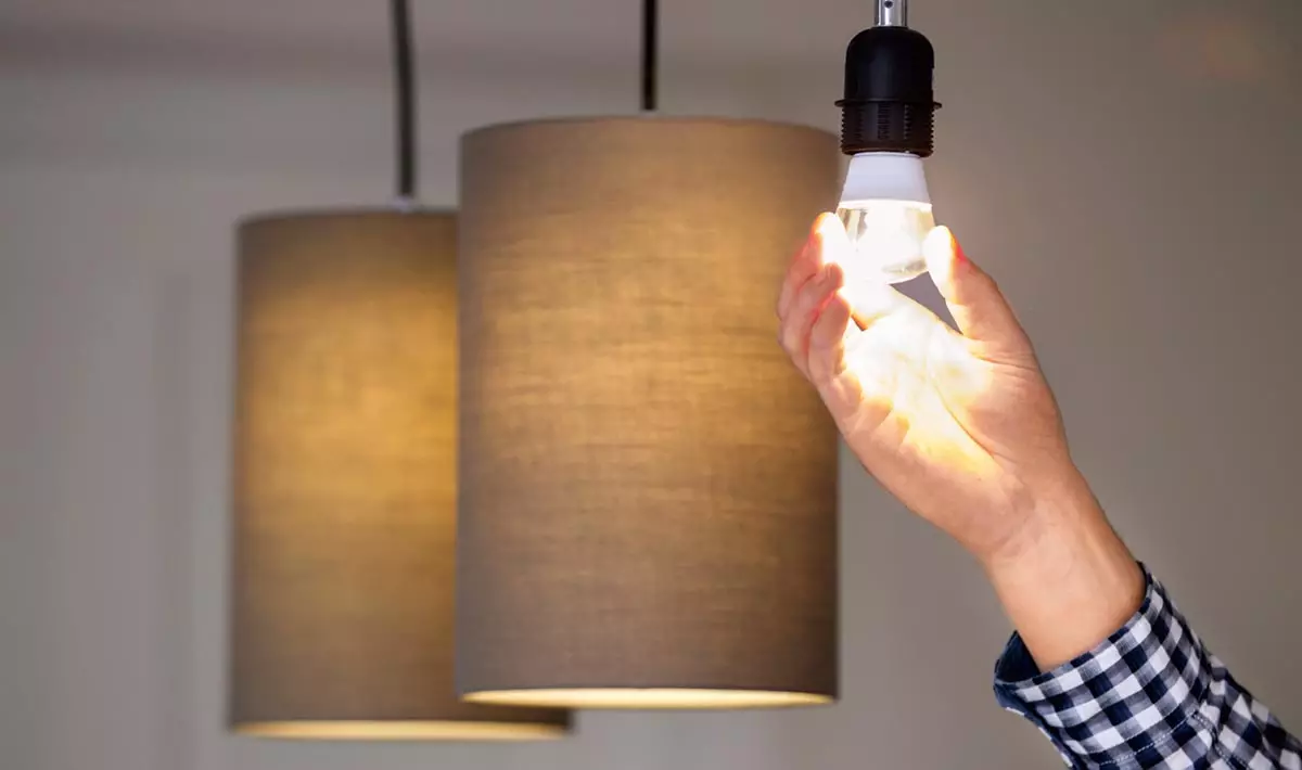 چگونه می توان عمر مفید لامپ صرفه جویی در انرژی را گسترش داد؟