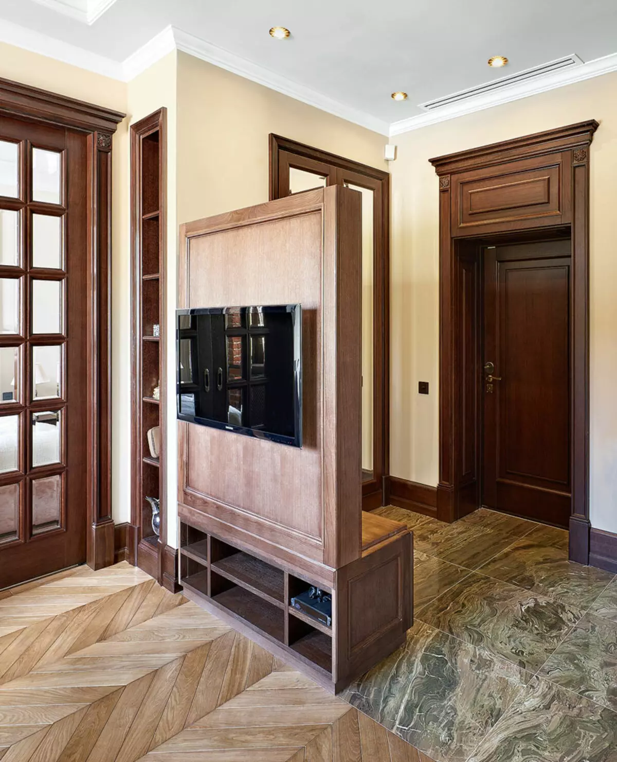 Interior apartemen leutik dina gaya klasik