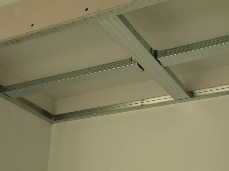 Как да монтирате тавана на окачването 11661_11