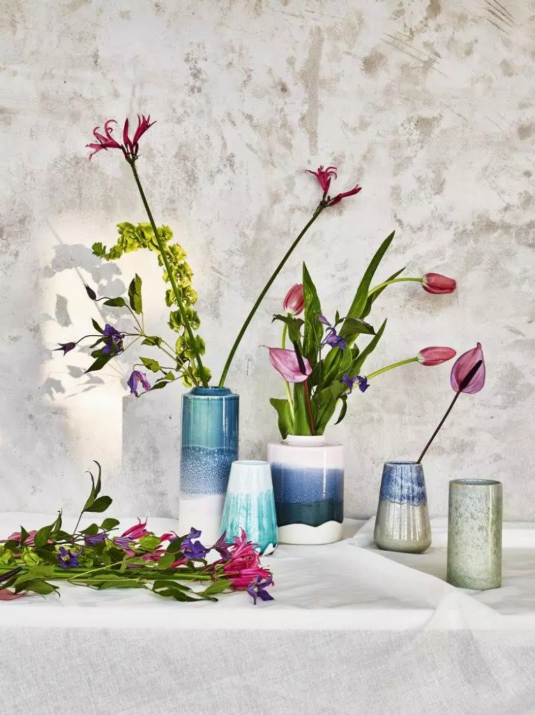 Dekorativní sklo a keramické vázy