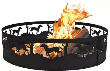Bonfire a cikin lambun lambu