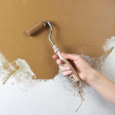 Како да ги насликате ѕидовите: Водич за избор на боја и апарати 12129_47
