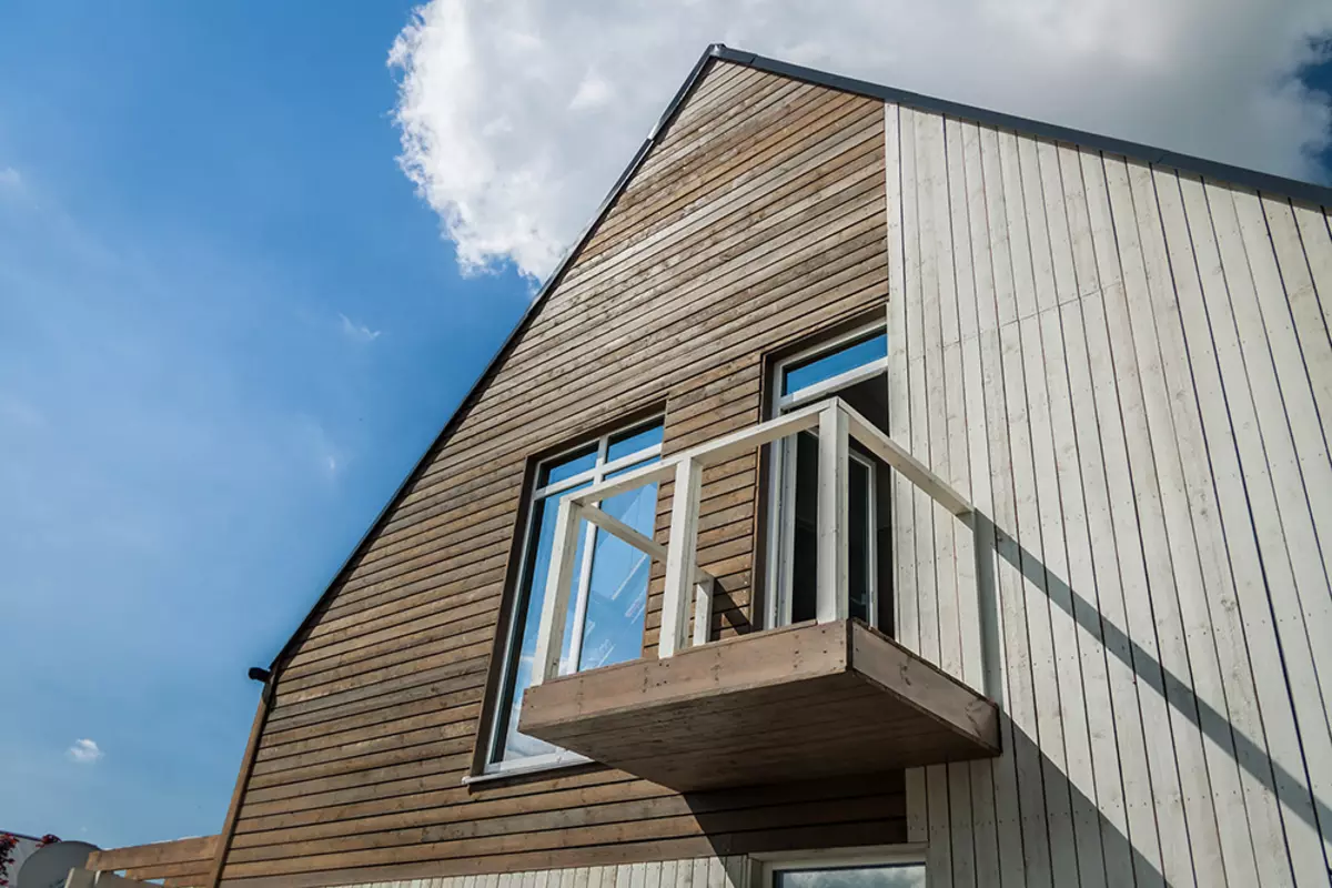 ضد آب خود چسب - راه حل بهینه برای کف خانه چوبی
