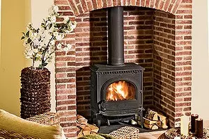 திட எரிபொருள் fireplaces: வெப்ப சூத்திரம் 12677_1