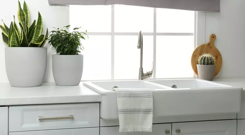 All about ceramic sink for the kitchen: pros, cons, species and rules of choice