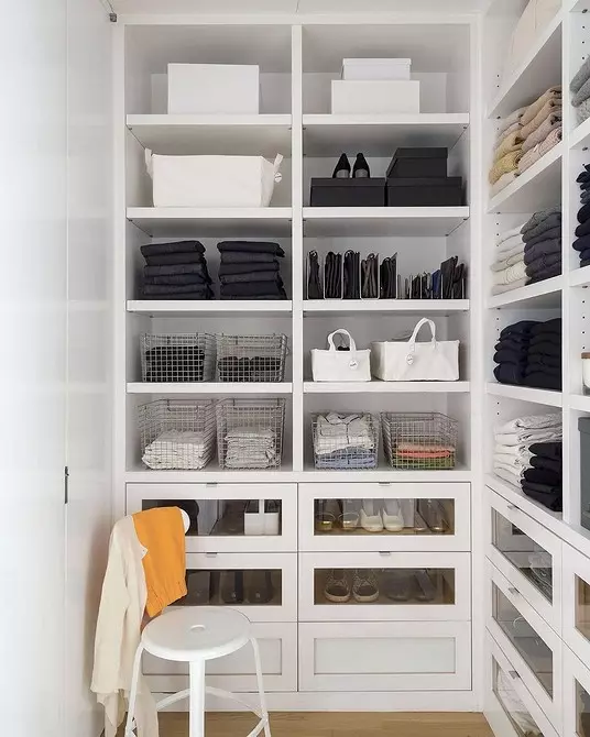 6 opties voor het regelen van kledingkast in een klein appartement 1331_20