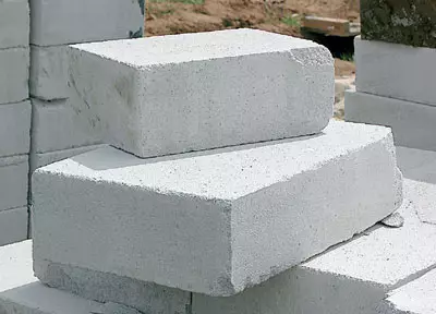Ndërtoni nga betoni i shkumës