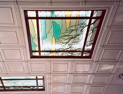 Windows kaca berwarna - permata besar