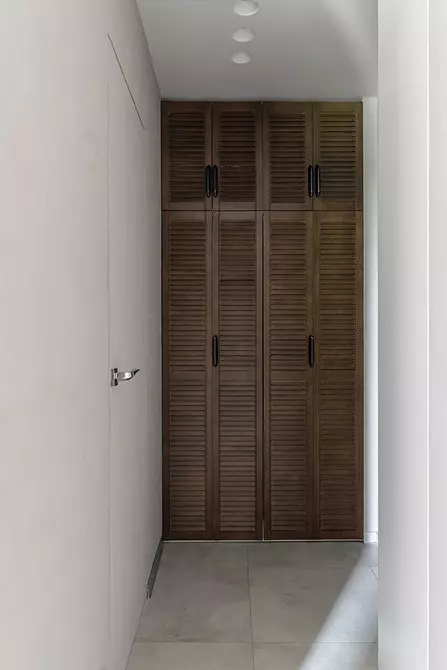 Interior moderno de un pequeño apartamento de dos dormitorios en una casa típica. 1452_25