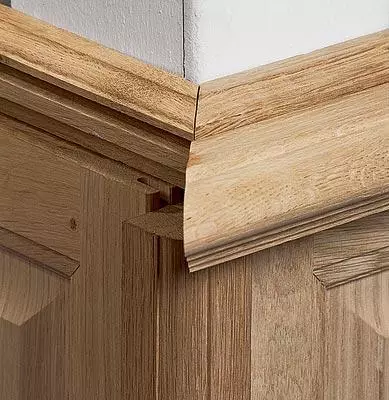 Dřevěný kryt s dřevěnými panely