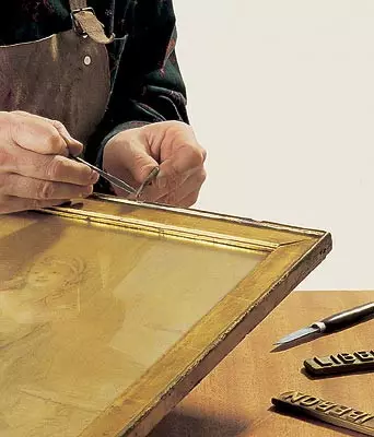 Athchóiriú Gilding ar chrann