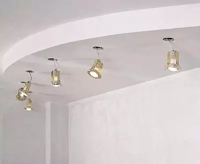 Suspended ceiling with halogen luminaires