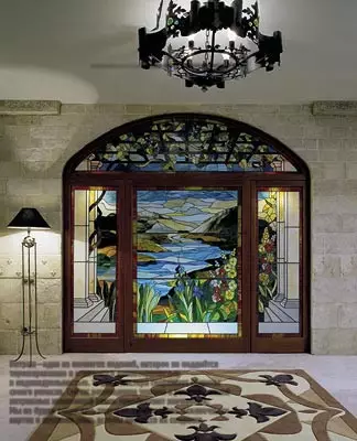 Mozaikos vaivorykštės langai