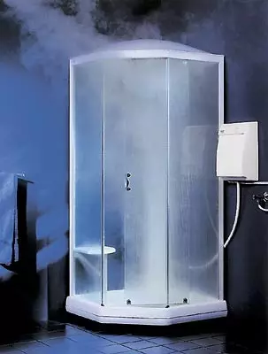 Phòng xông hơi và vòi hoa sen với máy tạo hơi nước