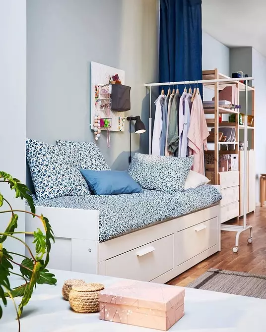 10 أسرة من IKEA لإنشاء غرفة نوم دافئ وظيفية 1555_19