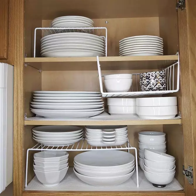 6 maneiras convenientes de armazenar pratos na cozinha 1583_17