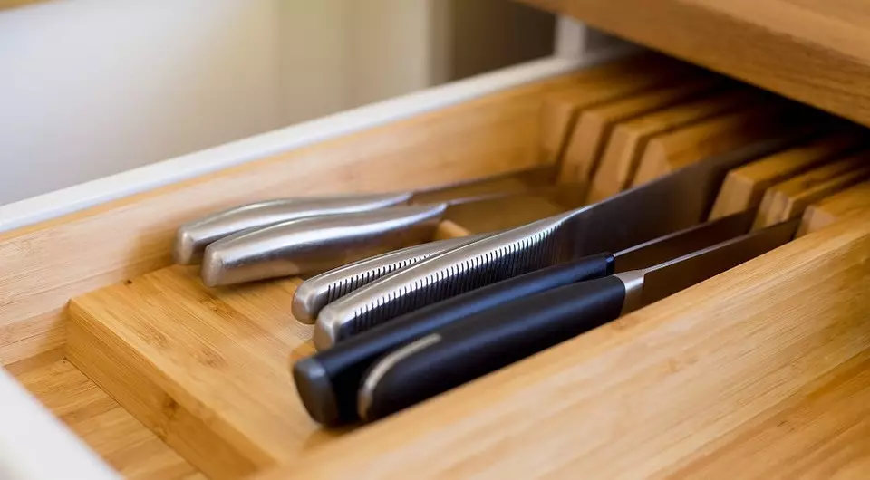 8 Паметни идеи за складирање на ножеви во кујната