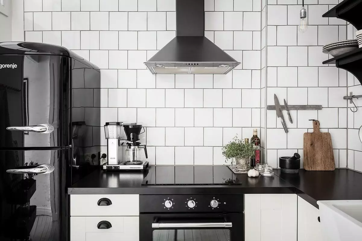 Fem una cuina lluminosa amb taulell fosc (50 fotos) 18105_90