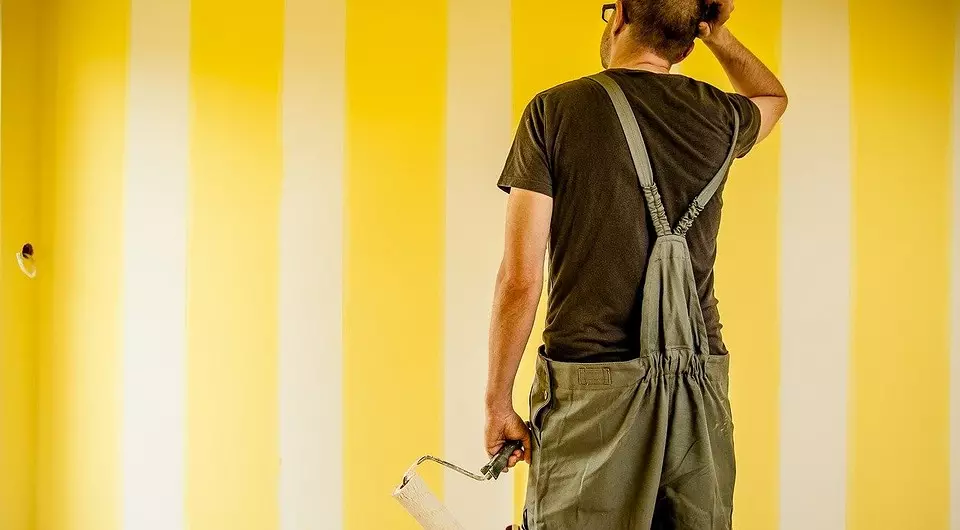Istruzioni applicate: come rimuovere la vernice dalle pareti
