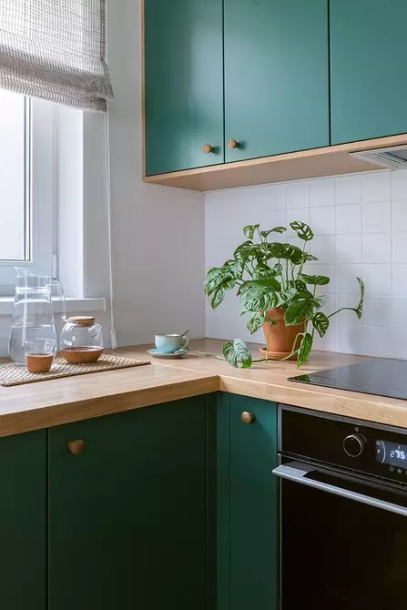 Rieten meubels en vele indoorplanten: in dit appartement heeft een sfeer van vakantie gecreëerd 21981_51