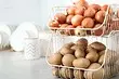Πού να αποθηκεύετε τα κρεμμύδια έτσι ώστε να παραμένει φρέσκο: 10 σωστούς τρόπους για το διαμέρισμα