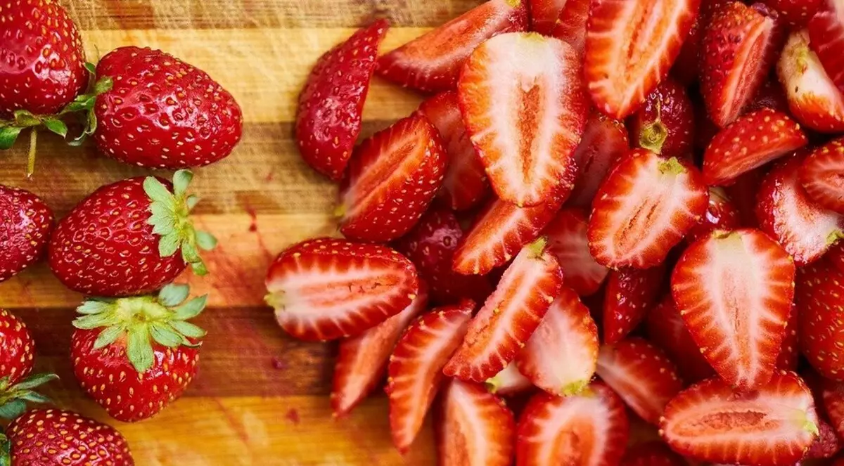 4 best way to store strawberry harvest 2423_7