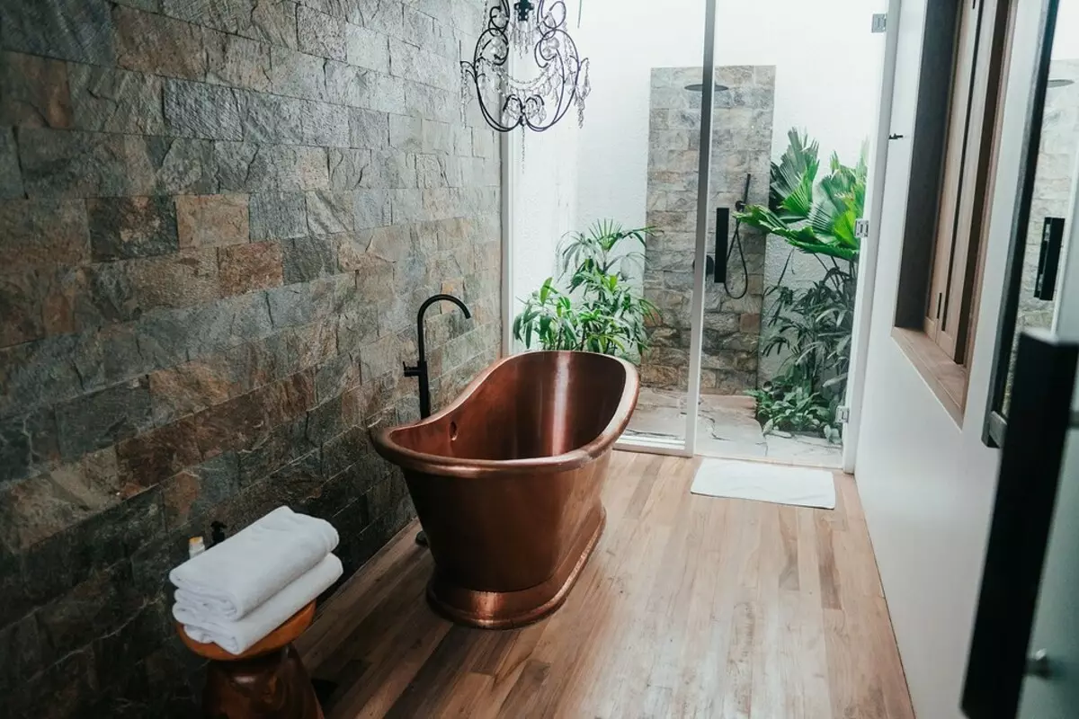Reka bentuk yang selesa dari bilik mandi coklat: kombinasi warna dan penamat yang betul 2449_60