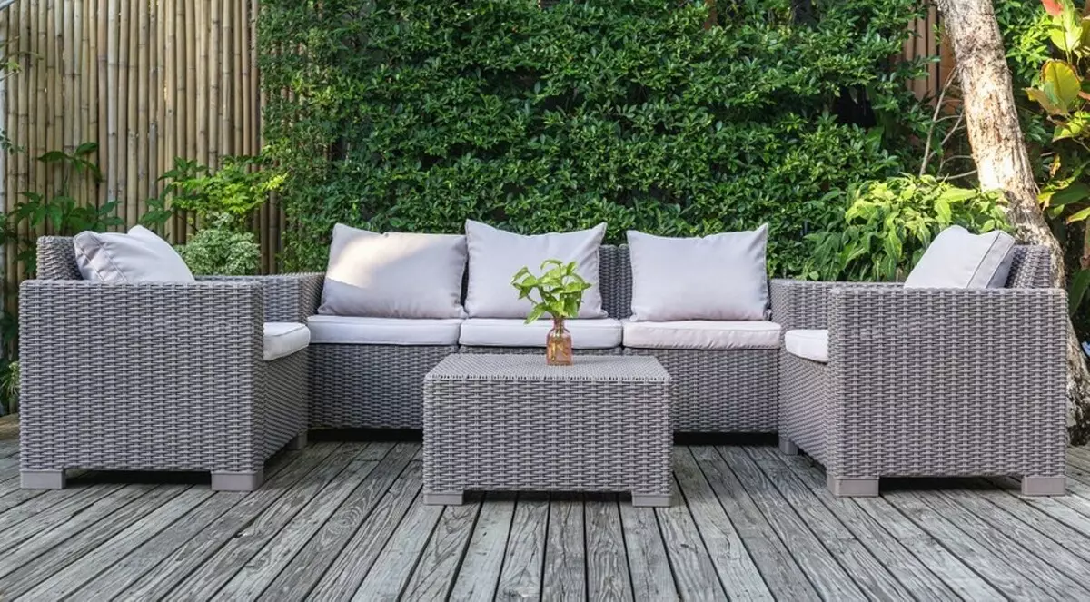 4 conseils qui aideront à garder vos meubles de jardin pendant des années
