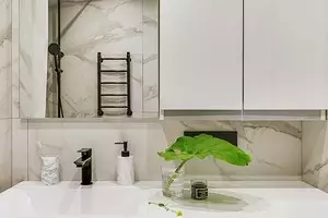 6 Eelarve ideed vannitoa kujundamiseks, mis muudavad interjööri visuaalselt kallimaks 2587_1