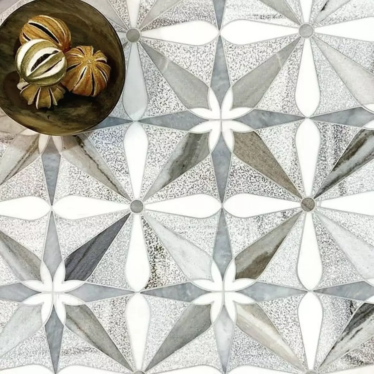 Eleganta kaj bela: Mozaiko en la dezajno de la banĉambro (66 fotoj) 2724_29