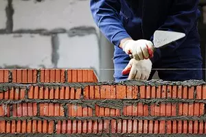 Ĉio pri Brickwork: Tipoj, Skemoj kaj Tekniko 2748_1