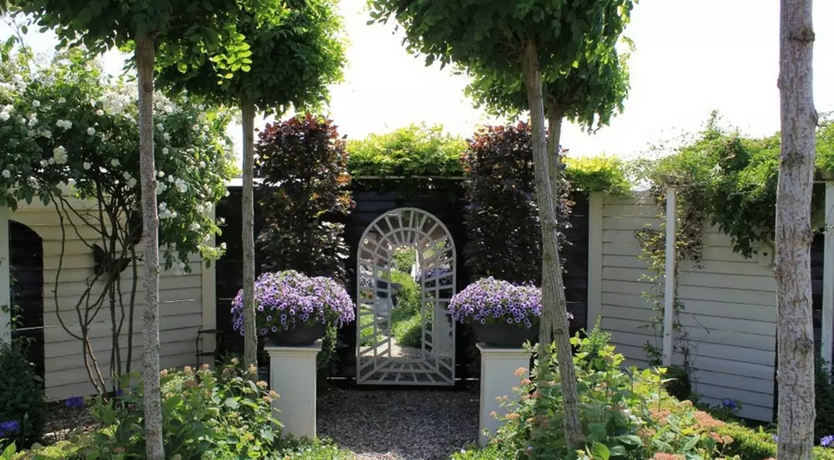 7 důvodů, proč zahrnovat zrcadlo v zahradní výzdobu (dokonce jste si mysleli!)