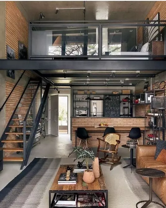 Giunsa ang paghan-ay sa usa ka balay sa nasud sa estilo sa Loft: Mga Tip ug 3 Tinuod nga mga Ehemplo gikan sa mga Designers 2766_8