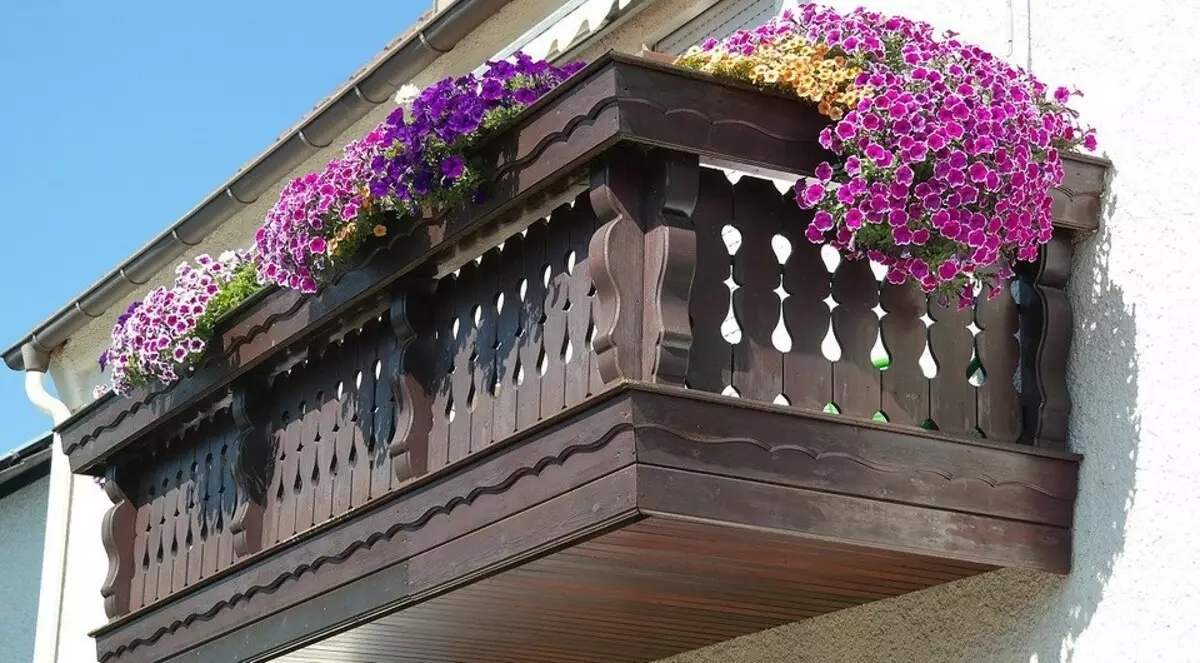 5 най-добри материали за външна балкон 2826_16