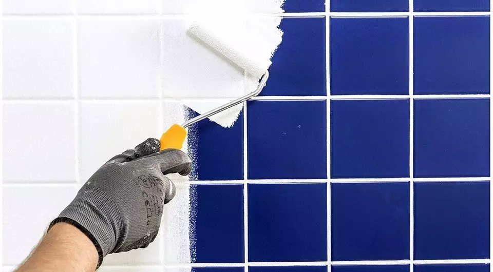 Как да нарисувате плочката в банята със собствените си ръце: инструкция в 3 етапа
