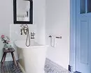 Modieuse ontwerp van 'n blou badkamer: Ons kies skakerings, teksture en materiale 3036_137