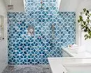 Madingas mėlynojo vonios kambario dizainas: pasirinkite atspalvius, tekstūras ir medžiagas 3036_28