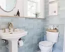 Цэнхэр угаалгын өрөөний загварлаг загвар: Бид сүүдэр, бүтэц, бүтэц, материалыг сонгодог 3036_74