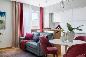 Kamar tidur hejo, kamar mandi hideung sareng raspberry: apartemen di Moscow, dimana seueur warna 3057_1