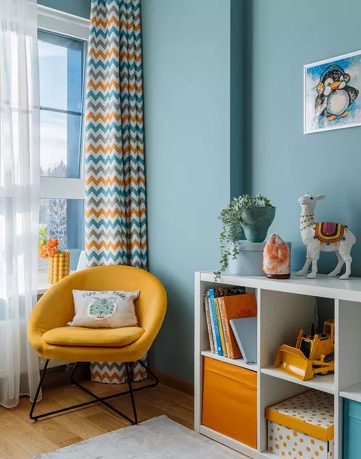 Chambre verte, bleu bleu et salle de bain de framboise: appartement à Moscou, dans lequel beaucoup de couleurs 3057_52