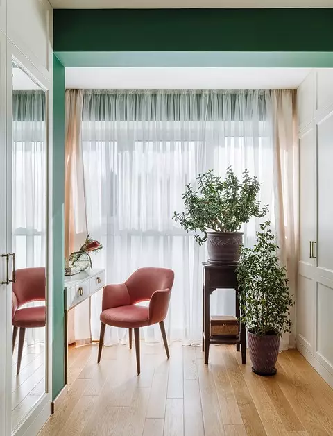 Chambre verte, bleu bleu et salle de bain de framboise: appartement à Moscou, dans lequel beaucoup de couleurs 3057_7