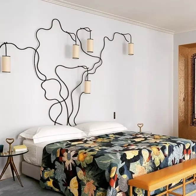 Reka bentuk dinding di bilik tidur: 15 Idea yang luar biasa dan 69 contoh terang 31092_56