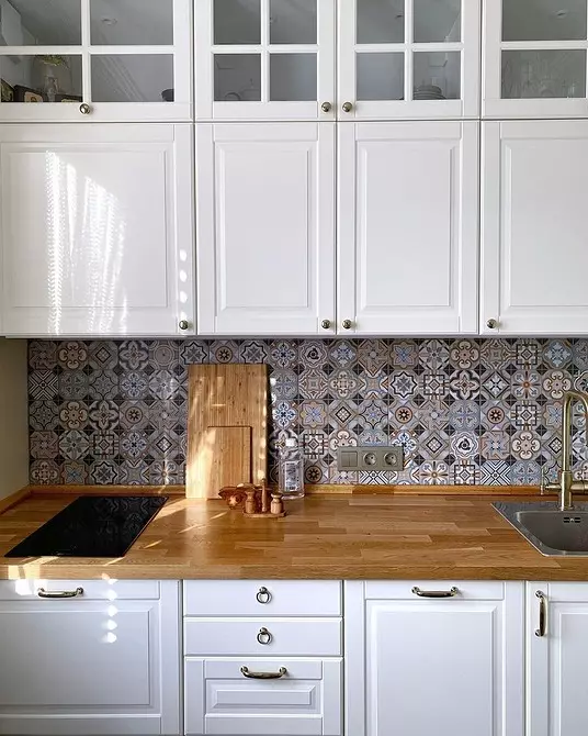 Nós elaboramos um design de cozinha com uma área de 7 metros quadrados. M: momentos importantes e 12 projetos de inspiração 3273_16