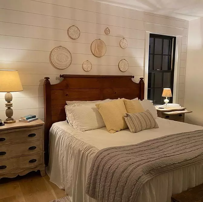 Dizajn spavaće sobe u seoskoj kući: izvršite elegantan interijer bez budžeta 3285_160